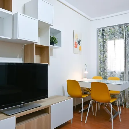 For You Rentals Acogedora Vivienda Temporal De 2 Dormitorios En Chamberi Eca10 Madrid Esterno foto