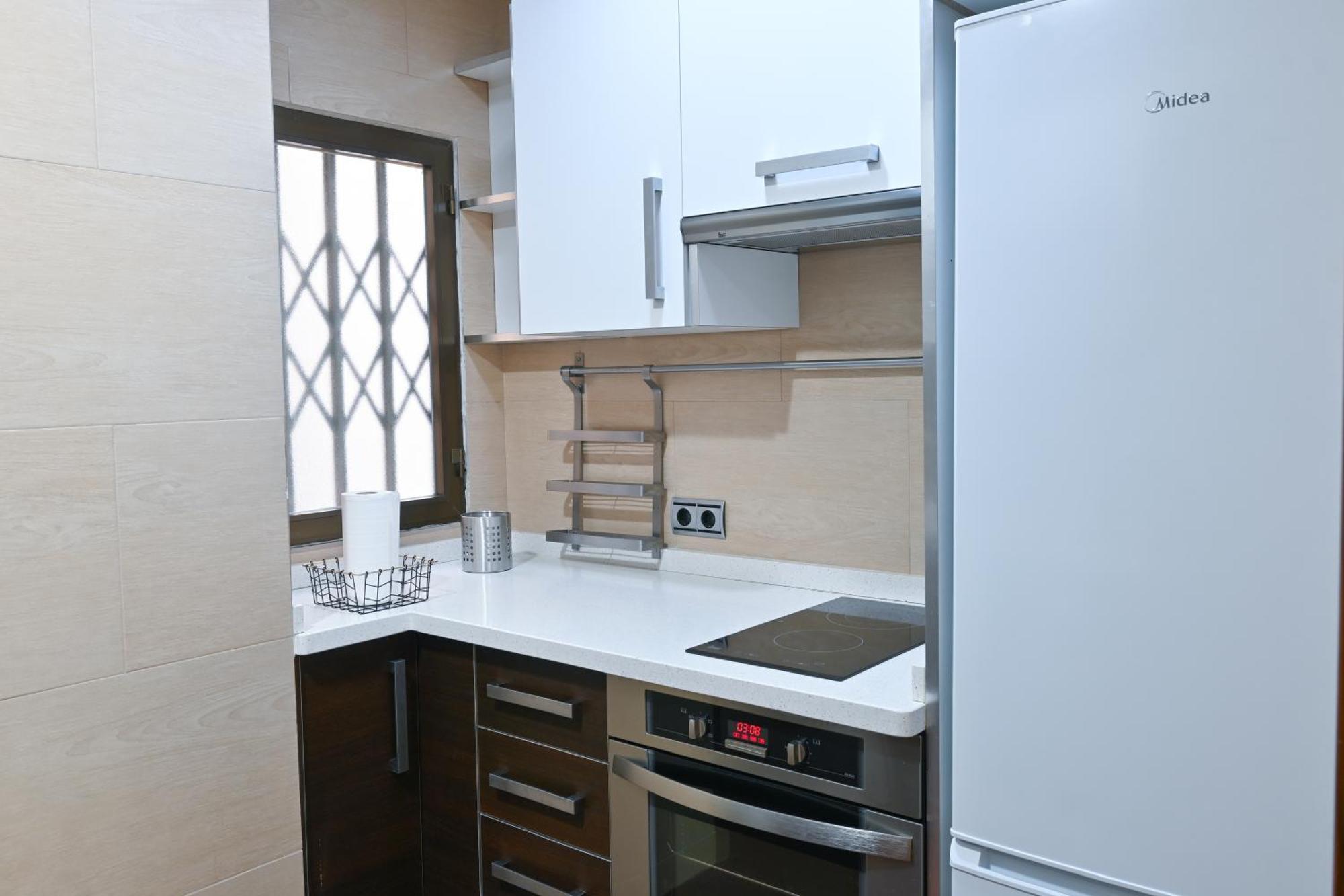 Appartamento For Acogedora Vivienda Temporal De 2 En Chamberi Eca10